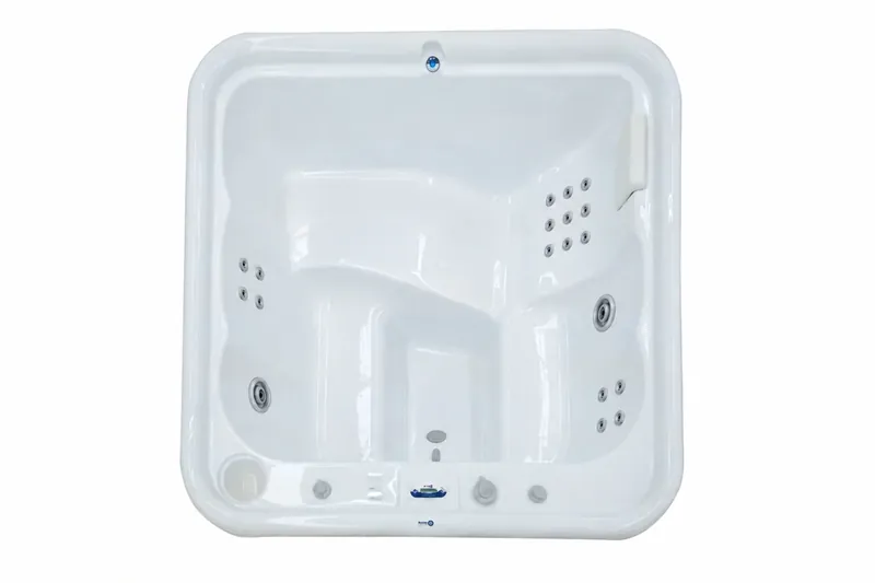 Spa Style, spa quadrado familiar com chaise